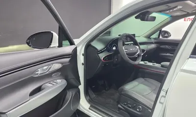 Genesis GV70 2023, 21720 км, за 30076.7 USD - фото 10