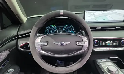 Genesis GV70 2023, 21720 км, за 30076.7 USD - фото 13