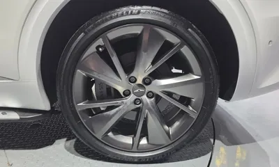 Genesis GV70 2023, 21720 км, за 30076.7 USD - фото 21