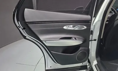 Genesis GV70 2023, 21720 км, за 30076.7 USD - фото 25
