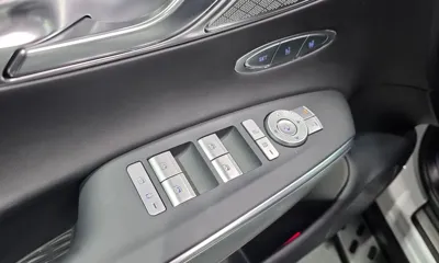 Genesis GV70 2023, 21720 км, за 30076.7 USD - фото 33