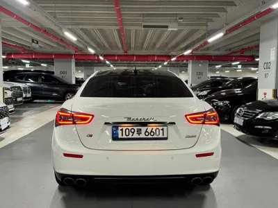 Maserati Ghibli 2017, 96794 км, за 13719.31 USD