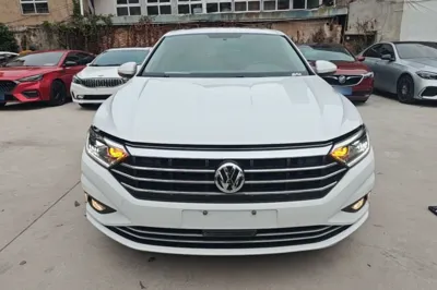 Volkswagen Sagitar 2020, 72000 км, за 10039 USD