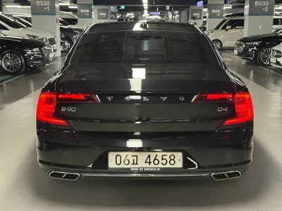 Volvo S90 2018, 138376 км, за 10727.31 USD