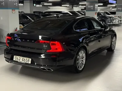 Volvo S90 2018, 138376 км, за 10727.31 USD
