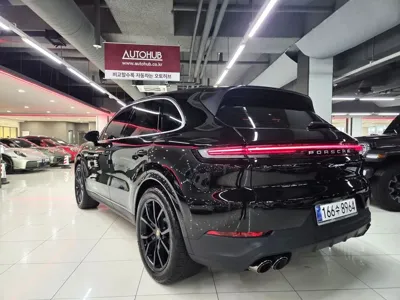 Porsche Cayenne 2025, 7448 км, за 99021.75 USD