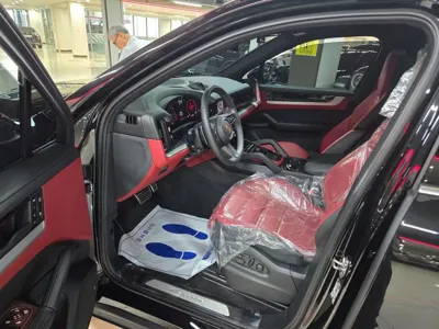 Porsche Cayenne 2025, 7448 км, за 99021.75 USD - фото 8