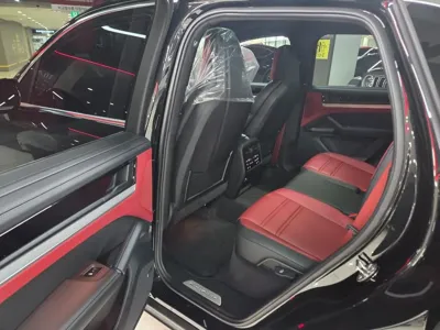 Porsche Cayenne 2025, 7448 км, за 99021.75 USD - фото 9
