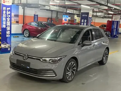 Volkswagen Golf · 2024 год