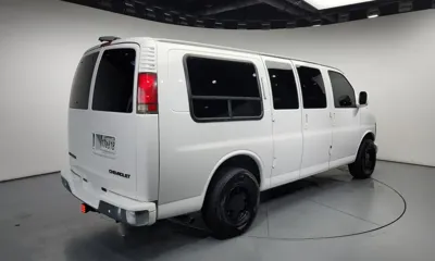 Chevrolet Express Van 2000, 209942 км, за 13071.46 USD