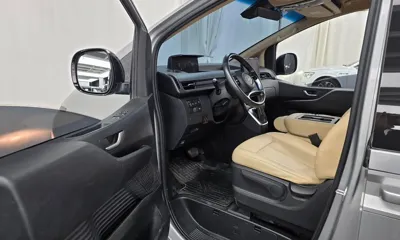 Hyundai Staria 2022, 73001 км, за 15302.94 USD - фото 10