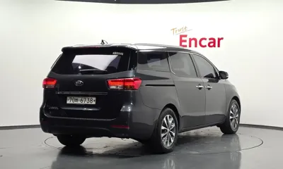 Kia Canival 2018, 100133 км, за 8940.39 USD