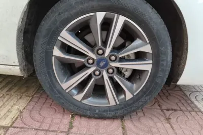 Ford Escort 2021, 38200 км, за 7798 USD - фото 8