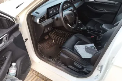 Ford Escort 2021, 38200 км, за 7798 USD - фото 16