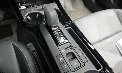 Toyota Prius 2024, 11661 км, за 22968.36 USD - фото 9
