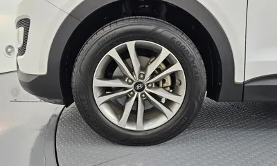Hyundai Santafe 2015, 116818 км, за 6511.69 USD