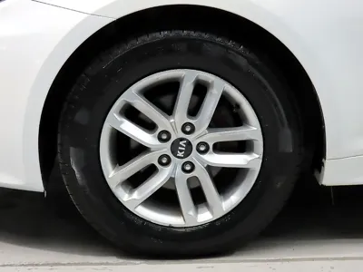 Kia K5 2015, 121828 км, за 4225.44 USD