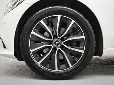 Mercedes-Benz C-Class 2019, 78562 км, за 12734.67 USD - фото 9