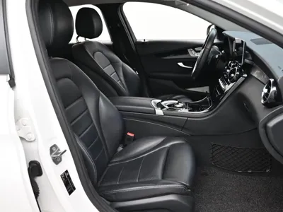 Mercedes-Benz C-Class 2019, 78562 км, за 12734.67 USD - фото 10