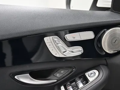 Mercedes-Benz C-Class 2019, 78562 км, за 12734.67 USD - фото 17