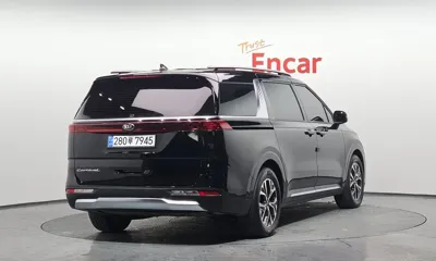 Kia Canival 2021, 93115 км, за 16385.86 USD
