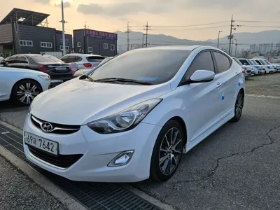 Hyundai Avante · 2012 год