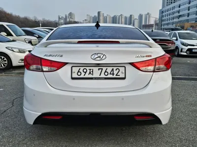 Hyundai Avante 2012, 177434 км, за 3127.04 USD