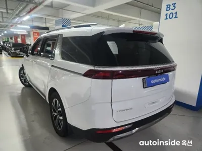 Kia Canival 2023, 121500 км, за 16186.69 USD