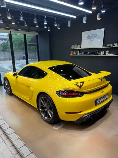 Porsche 718 2023, 16000 км, за 87296.46 USD
