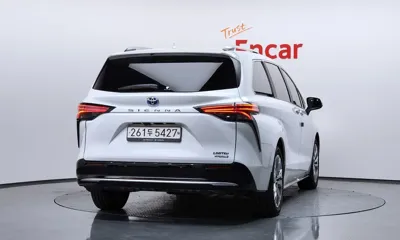 Toyota Sienna 2023, 25586 км, за 31811.11 USD