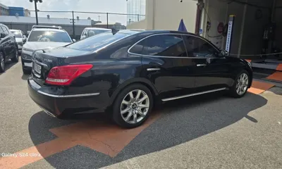 Hyundai Equus 2012, 138392 км, за 4463.7 USD