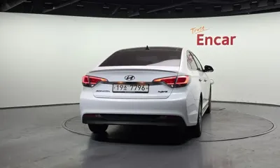 Hyundai Sonata 2015, 130418 км, за 5219.69 USD