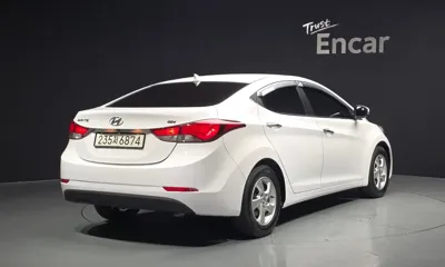 Hyundai Avante 2015, 113086 км, за 3778.5 USD