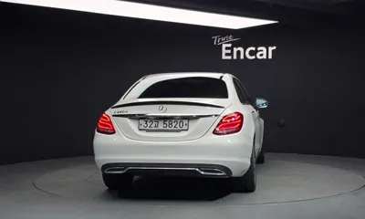 Mercedes-Benz C-Class 2018, 222478 км, за 8402.26 USD