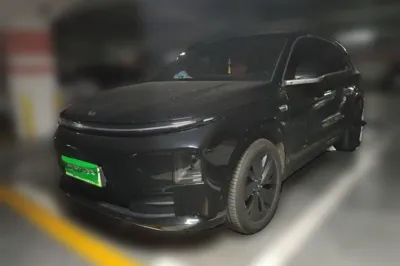 Li Auto L6 · 2024 год