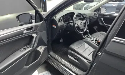 Volkswagen Tiguan 2018, 102457 км, за 14006.52 USD - фото 10