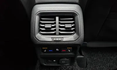 Volkswagen Tiguan 2018, 102457 км, за 14006.52 USD - фото 17