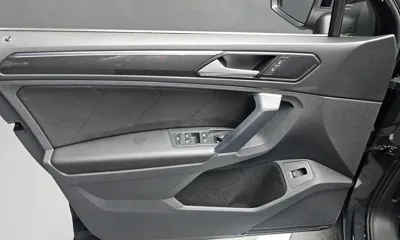 Volkswagen Tiguan 2018, 102457 км, за 14006.52 USD - фото 24