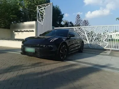 Zeekr 001