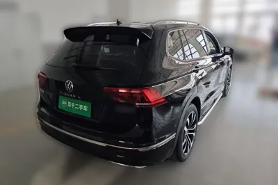 Volkswagen Tiguan L 2021, 61900 км, за 16190 USD - фото 6