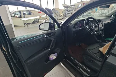 Volkswagen Tiguan L 2021, 61900 км, за 16190 USD - фото 16