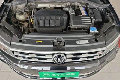 Volkswagen Tiguan L 2021, 61900 км, за 16190 USD - фото 21