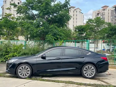 Hongqi Hongqi H5 2022, 83000 км, за 8369.06 USD