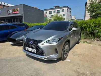Lexus RX · 2021 год