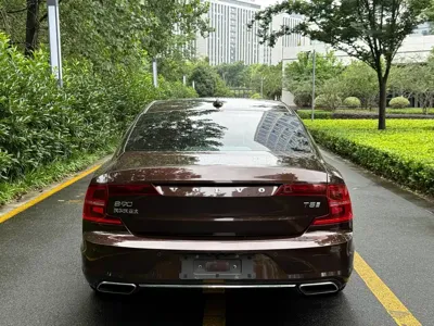 Volvo S90 2018, 80000 км, за 12966.37 USD