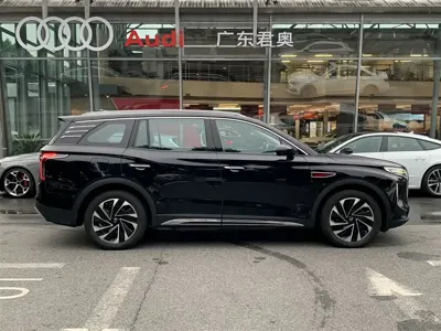 Hongqi Hongqi HS7 PHEV 2024, 10000 км, за 20129.1 USD - фото 8