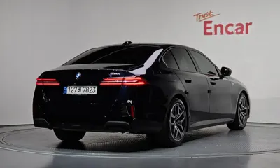BMW 5-Series 2024, 28695 км, за 40307.34 USD