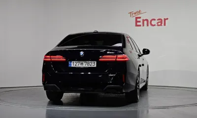 BMW 5-Series 2024, 28695 км, за 40307.34 USD