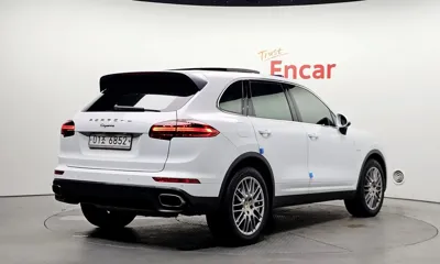 Porsche Cayenne 2016, 141109 км, за 17723.51 USD