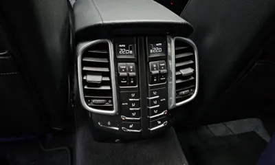 Porsche Cayenne 2016, 141109 км, за 17723.51 USD - фото 18